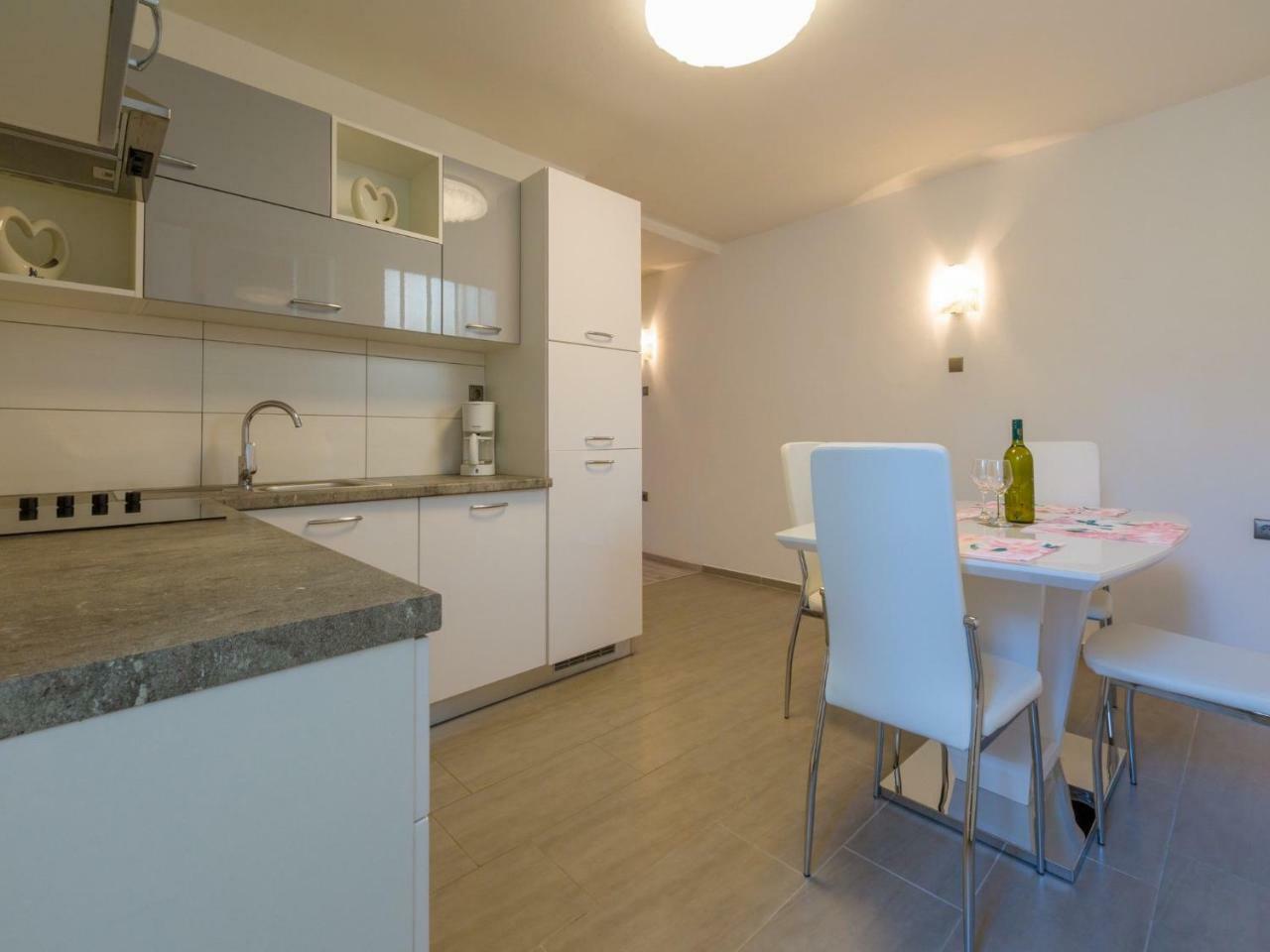 Apartments Jadranka Dramalj Exteriör bild